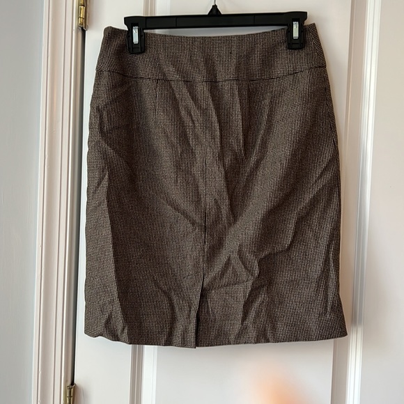 Adorable work skirt! - Picture 4 of 5